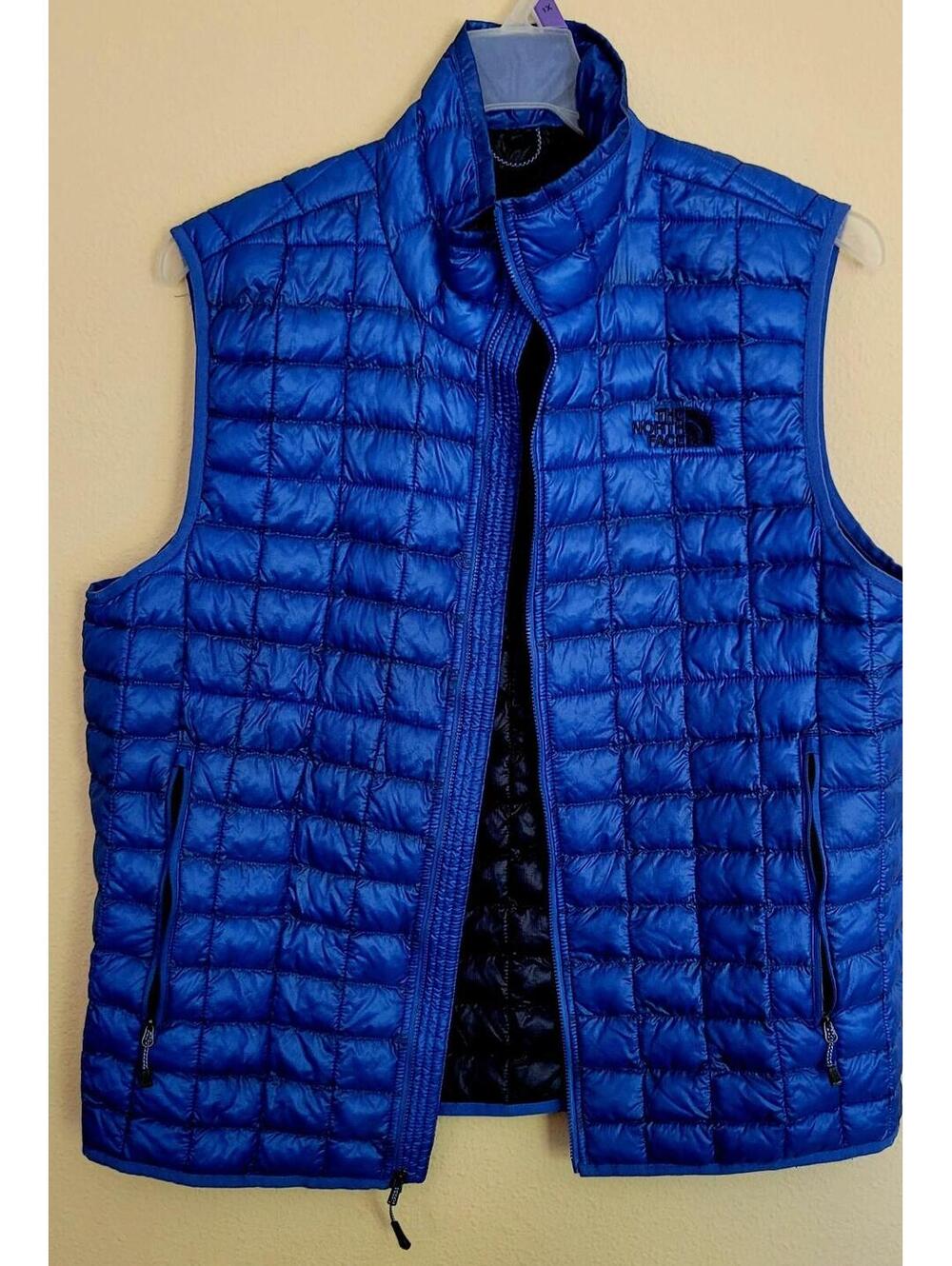 The North Face Men's ThermoBall Insulated Vest Siize Large. Royal Blue